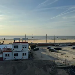Splendid Seaview - Luxury 4 Persons At And Sea , Oostende België